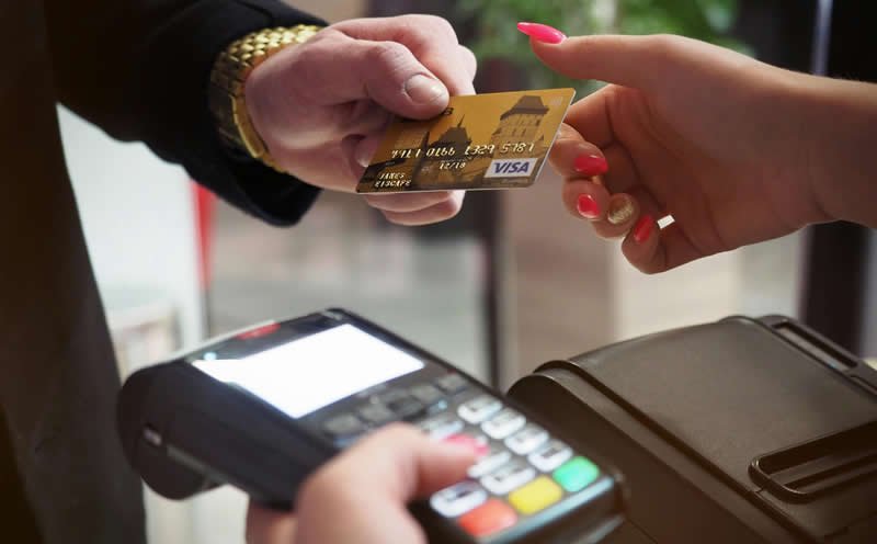 10 Smart Ways to Save Money in Pakistan: Practical Tips for 2025 - Featured Image